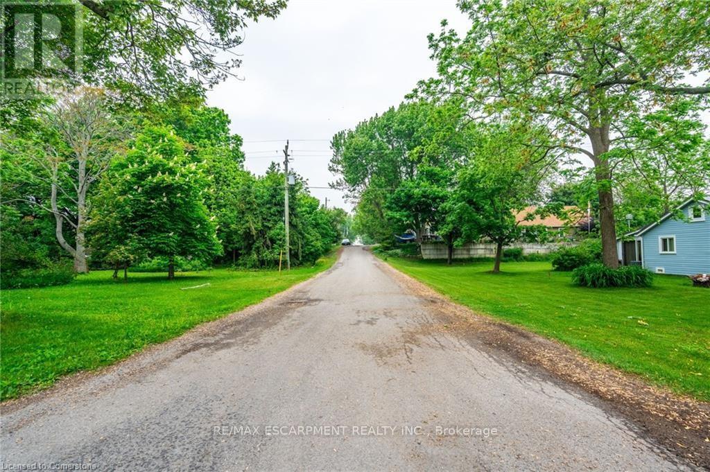 8 Beach Road, Haldimand, ON - Outdoor