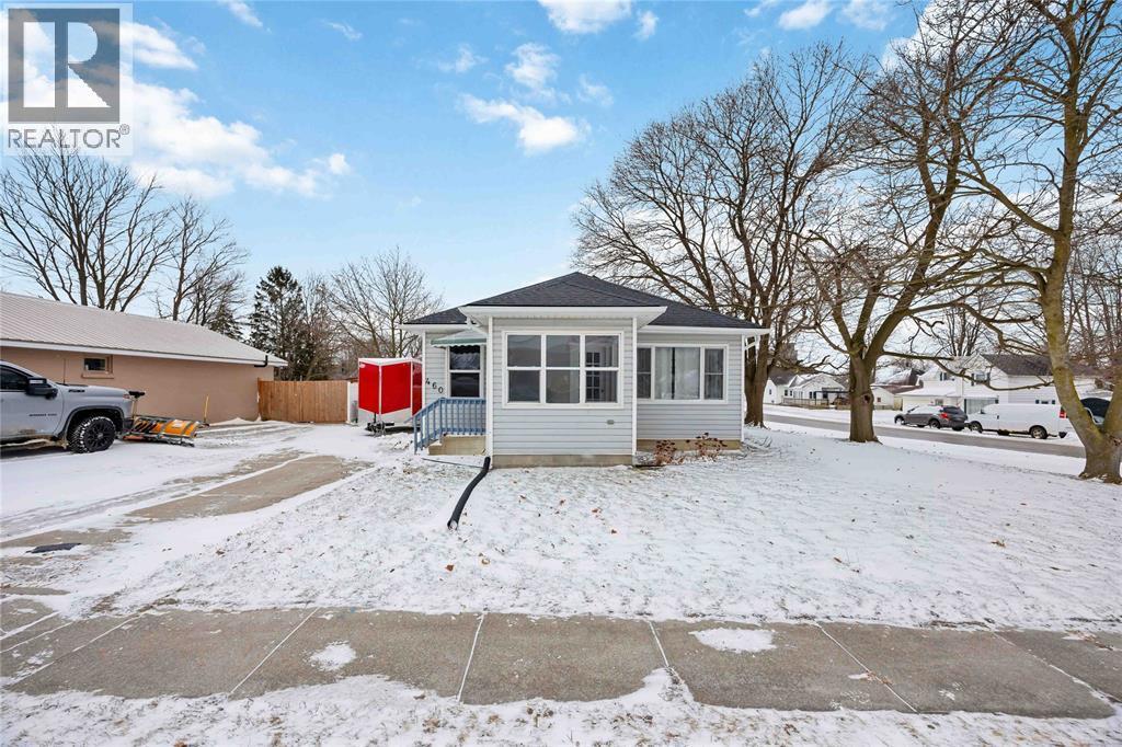 460 Ontario Street, Warwick-Watford, ON - Outdoor