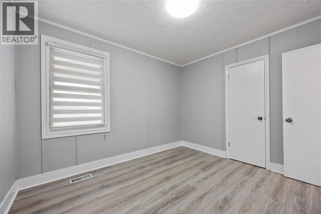 460 Ontario Street, Warwick-Watford, ON - Indoor Photo Showing Other Room
