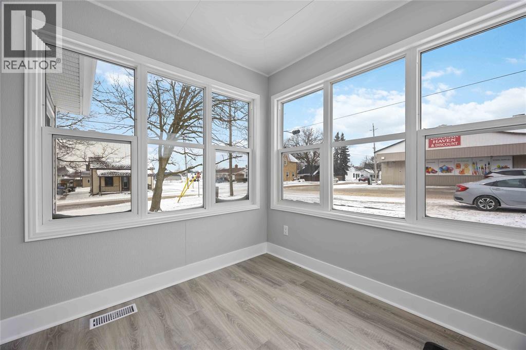 460 Ontario Street, Warwick-Watford, ON - Indoor Photo Showing Other Room