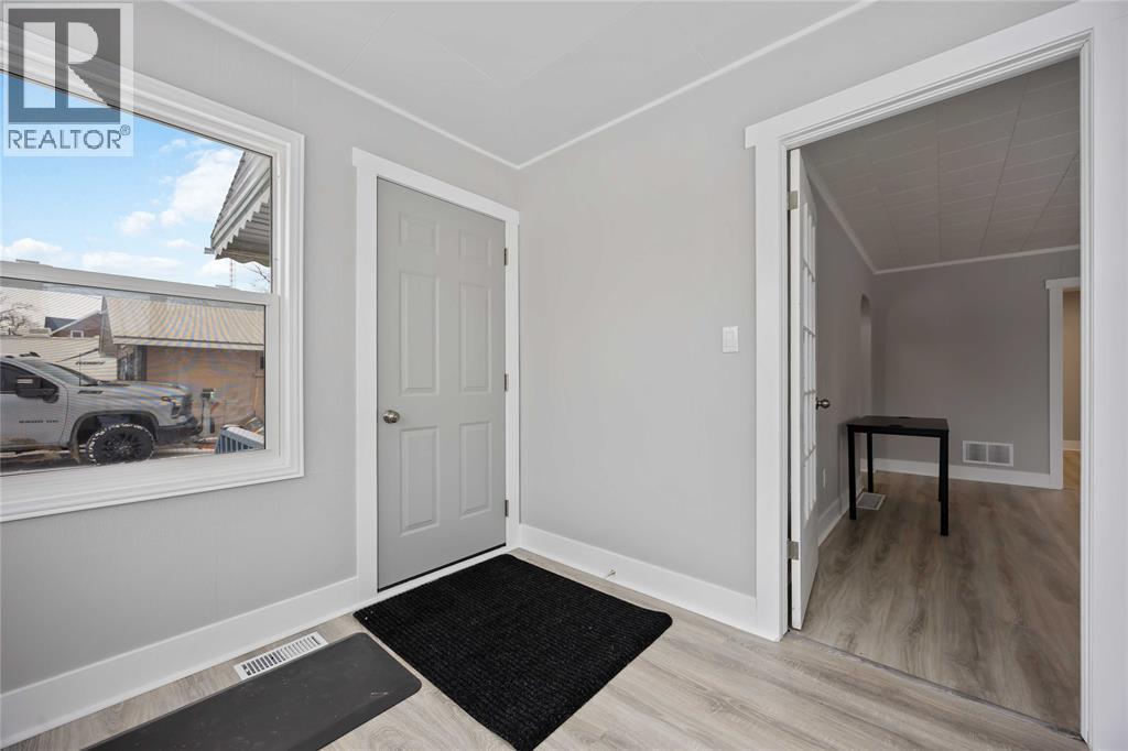 460 Ontario Street, Warwick-Watford, ON - Indoor Photo Showing Other Room