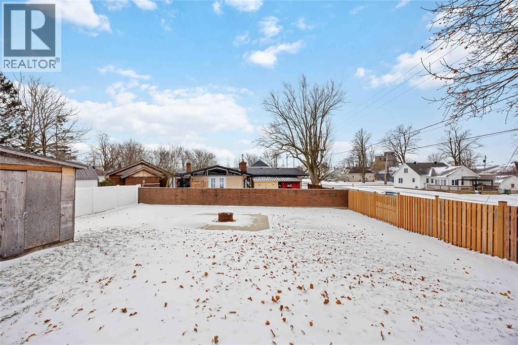 460 Ontario Street, Warwick-Watford, ON - Outdoor