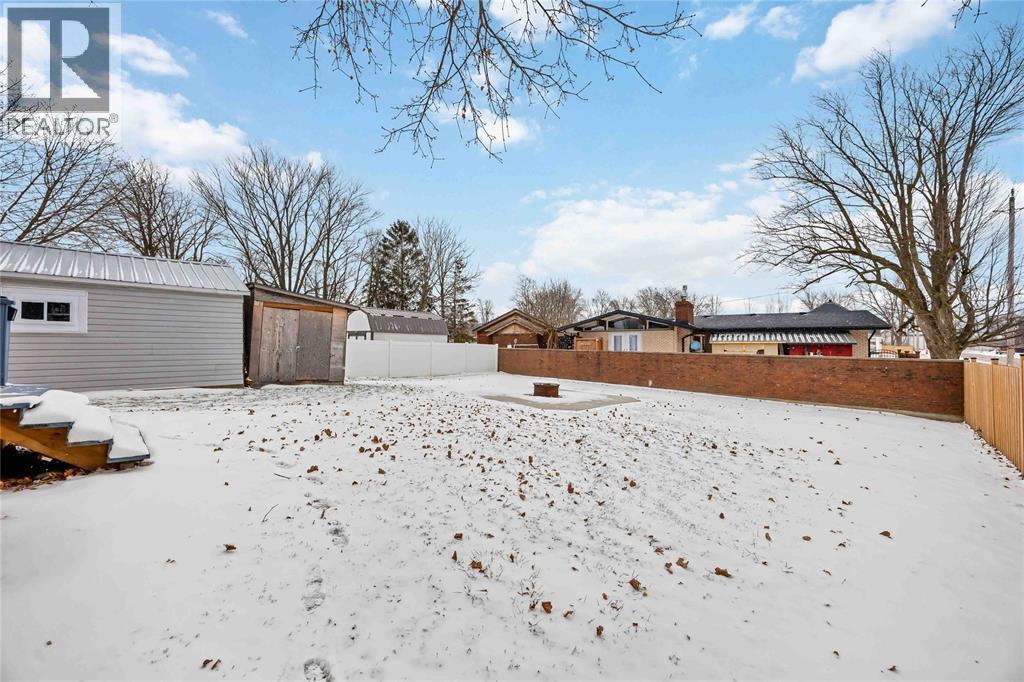 460 Ontario Street, Warwick-Watford, ON - Outdoor