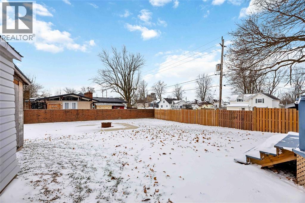 460 Ontario Street, Warwick-Watford, ON - Outdoor
