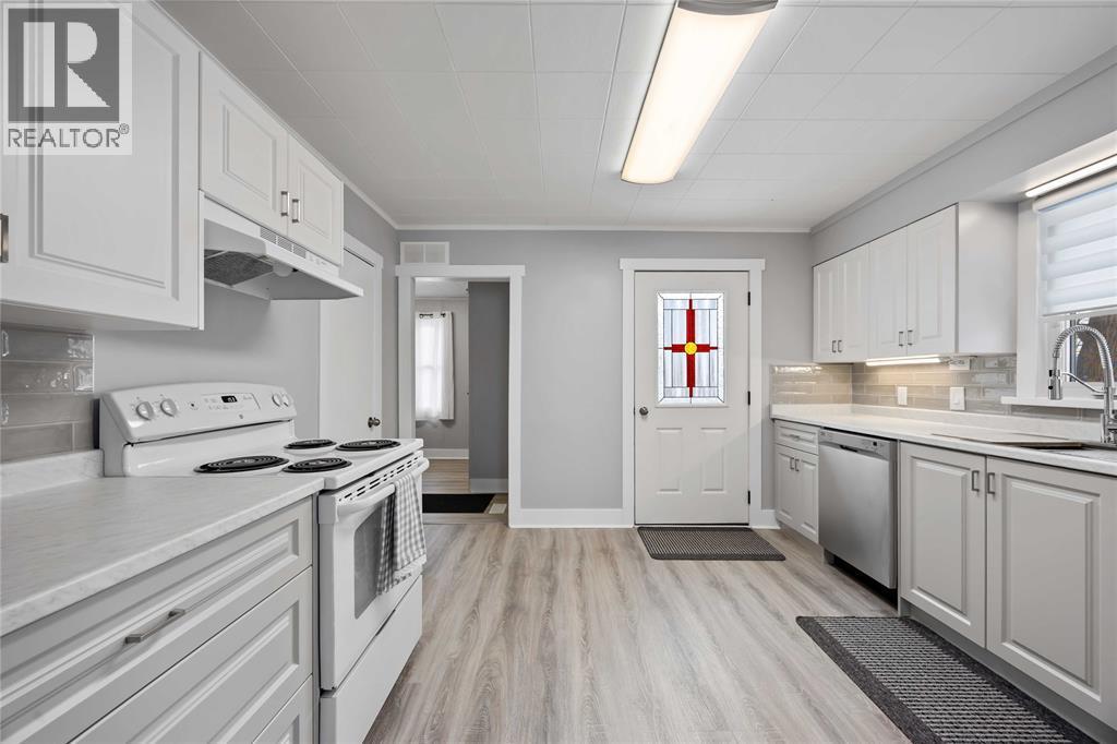 460 Ontario Street, Warwick-Watford, ON - Indoor Photo Showing Kitchen