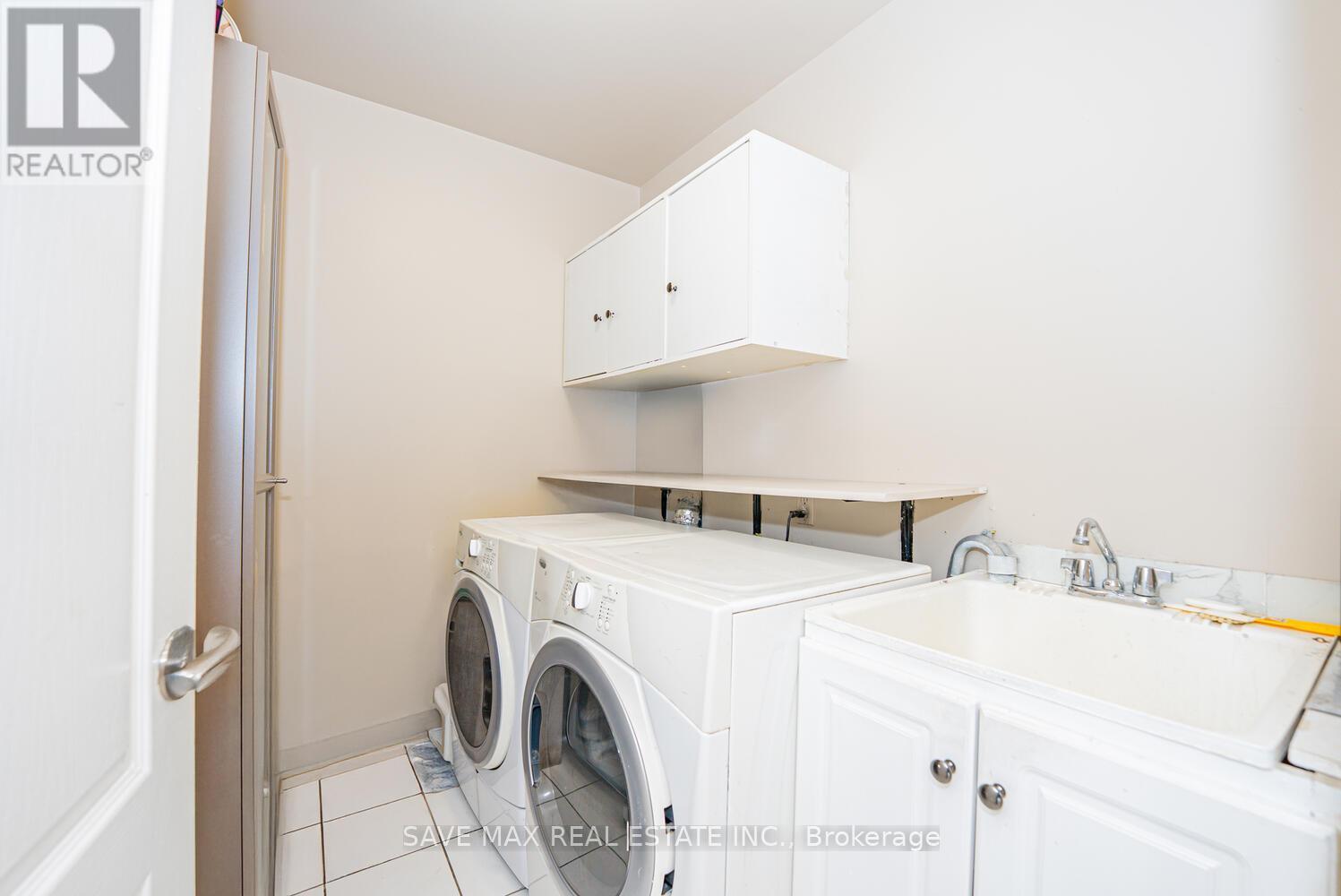 3645 Indigo Crescent, Mississauga, ON - Indoor Photo Showing Laundry Room