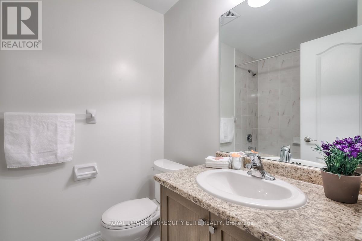 15 - 39 Drewry Avenue, Toronto, ON - Indoor Photo Showing Bathroom
