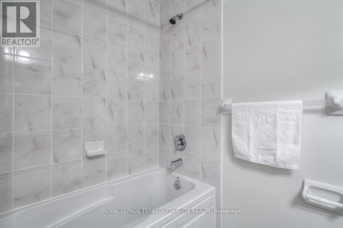 15 - 39 Drewry Avenue, Toronto, ON - Indoor Photo Showing Bathroom