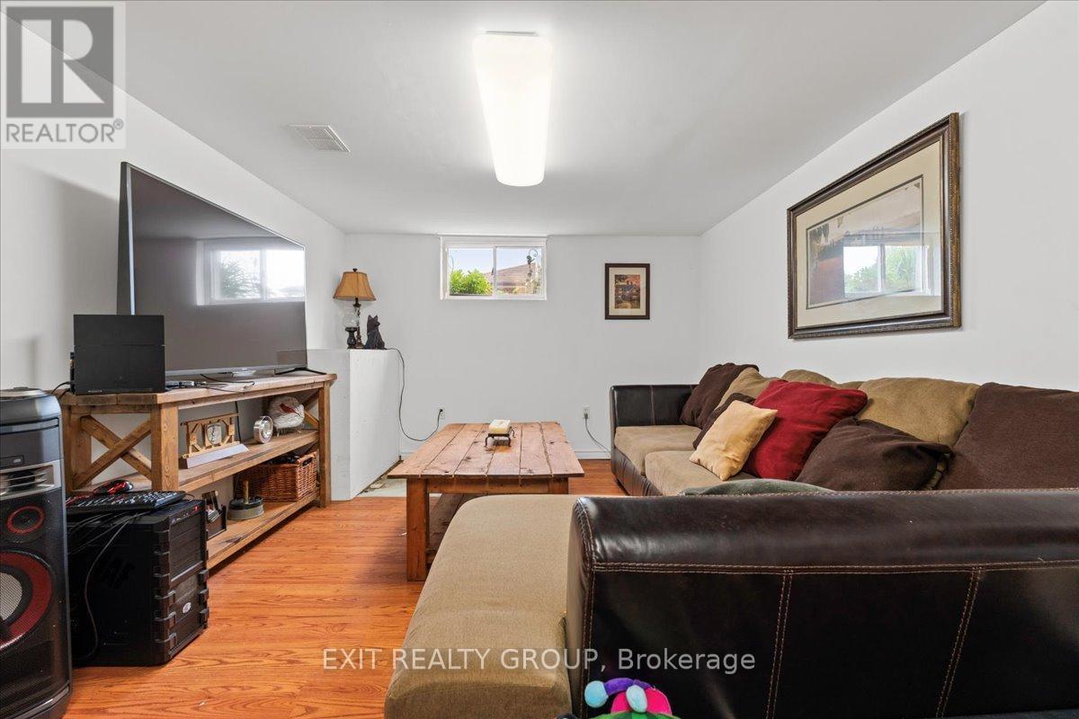 29 Barry Road, Quinte West (Murray Ward), ON - Indoor