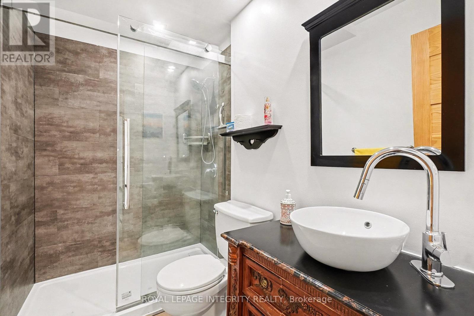 207 - 1180 Ohio Street, Ottawa, ON - Indoor Photo Showing Bathroom