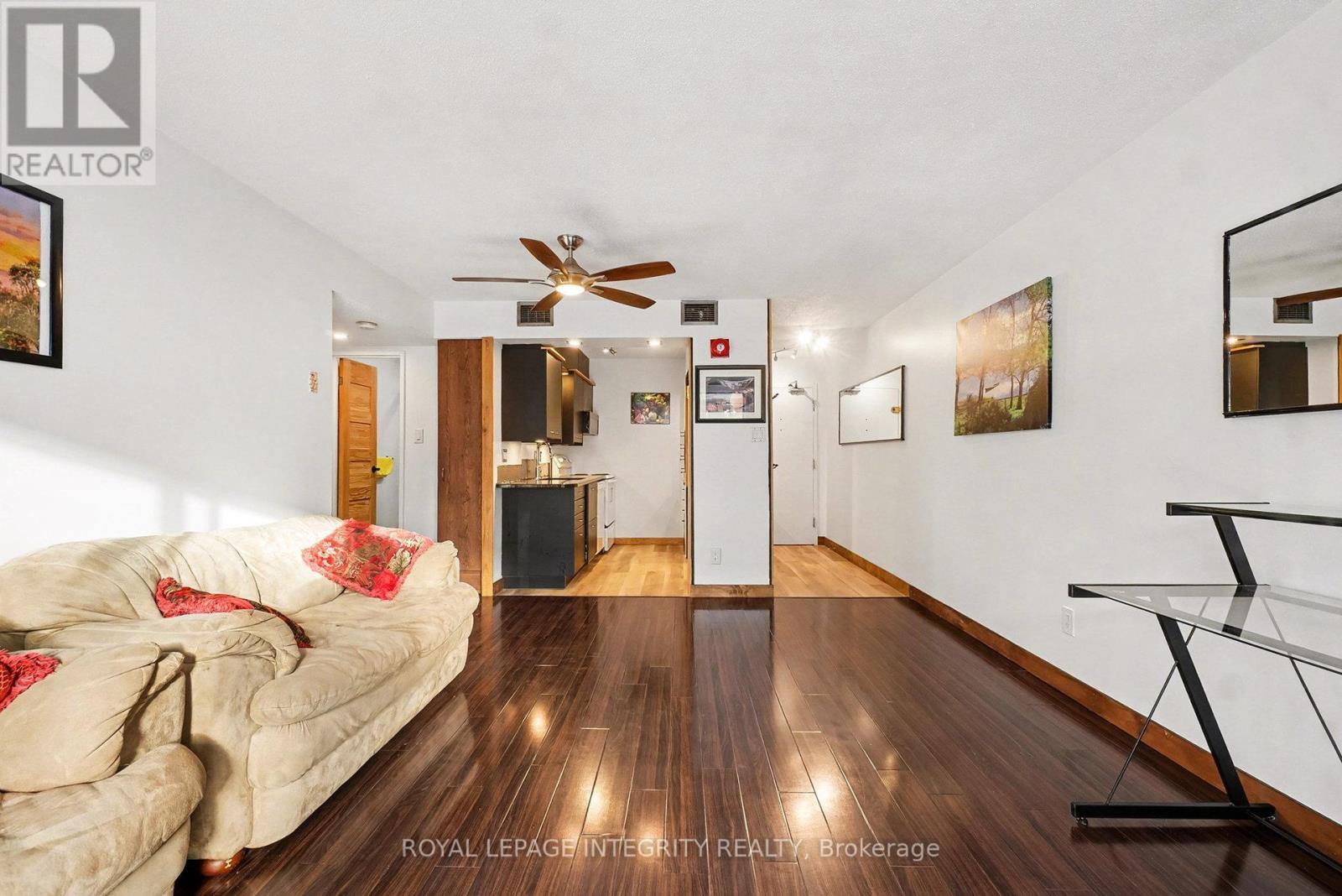 207 - 1180 Ohio Street, Ottawa, ON - Indoor