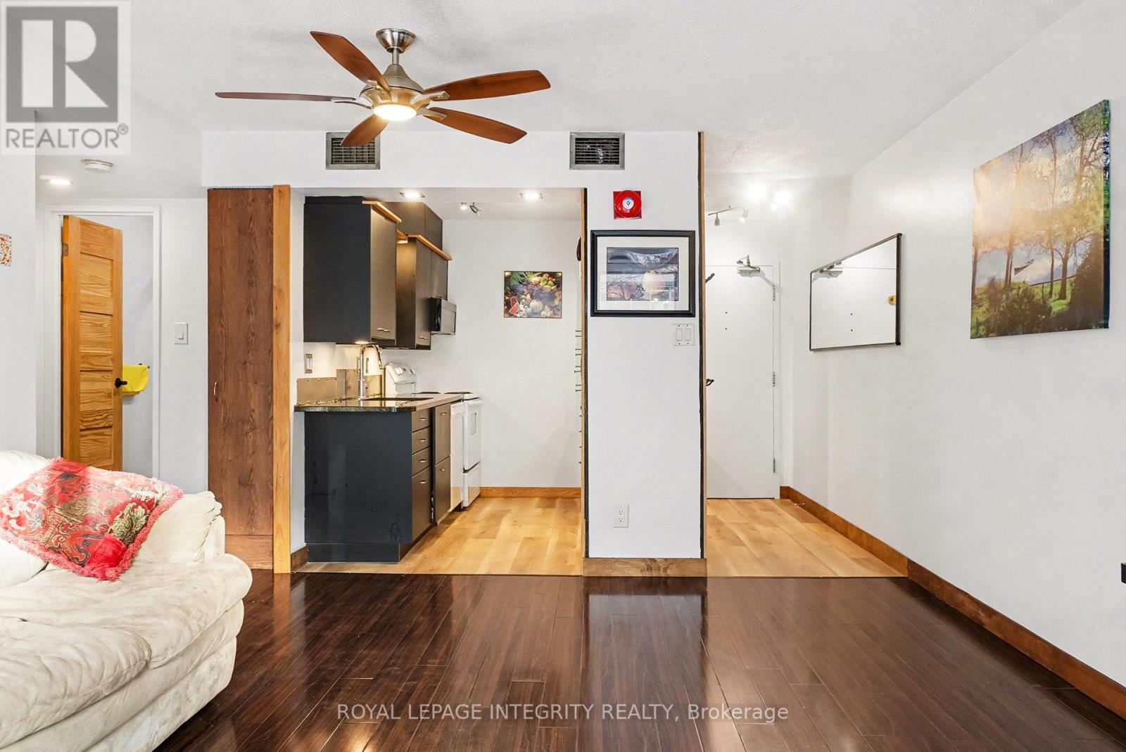 207 - 1180 Ohio Street, Ottawa, ON - Indoor Photo Showing Other Room