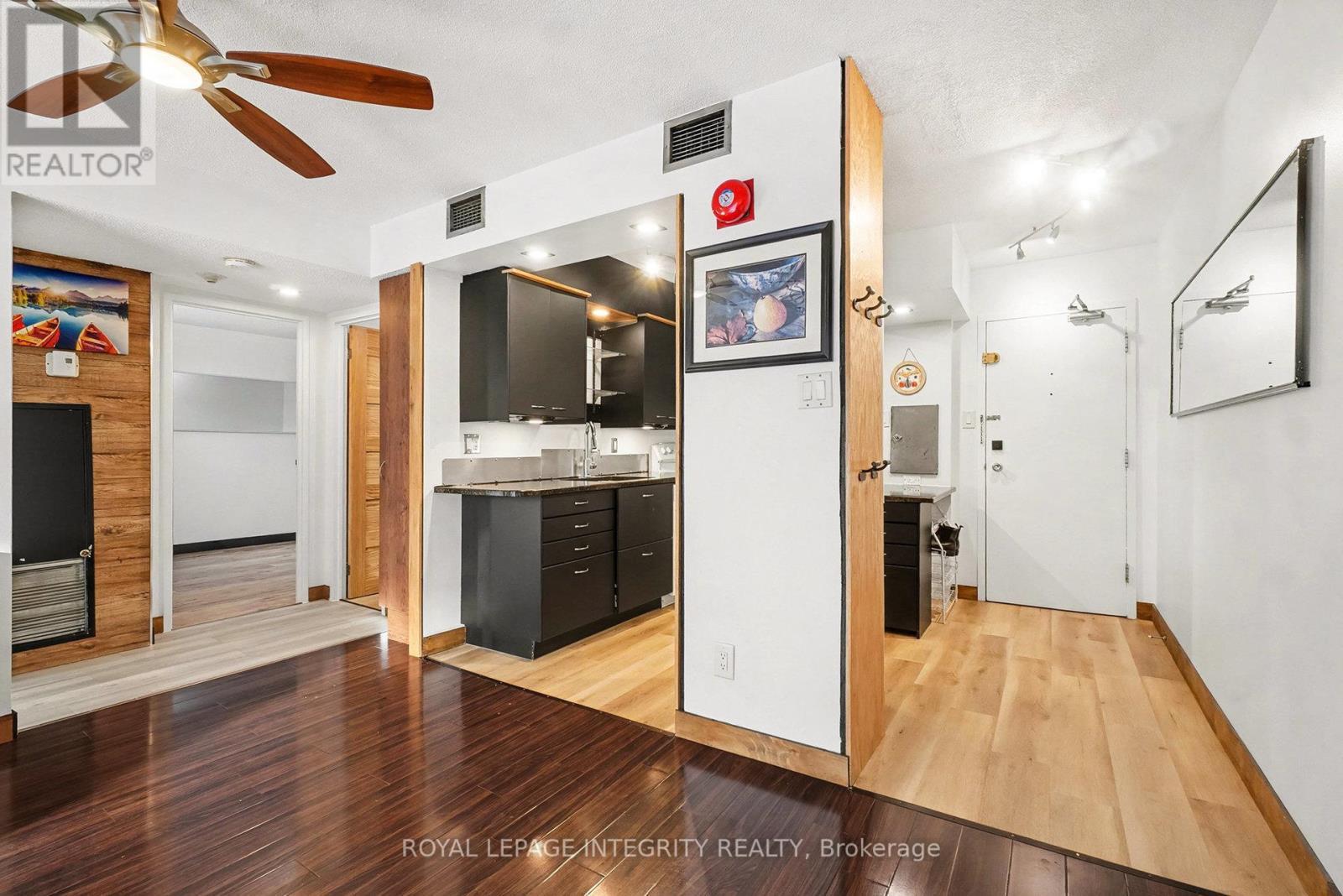 207 - 1180 Ohio Street, Ottawa, ON - Indoor