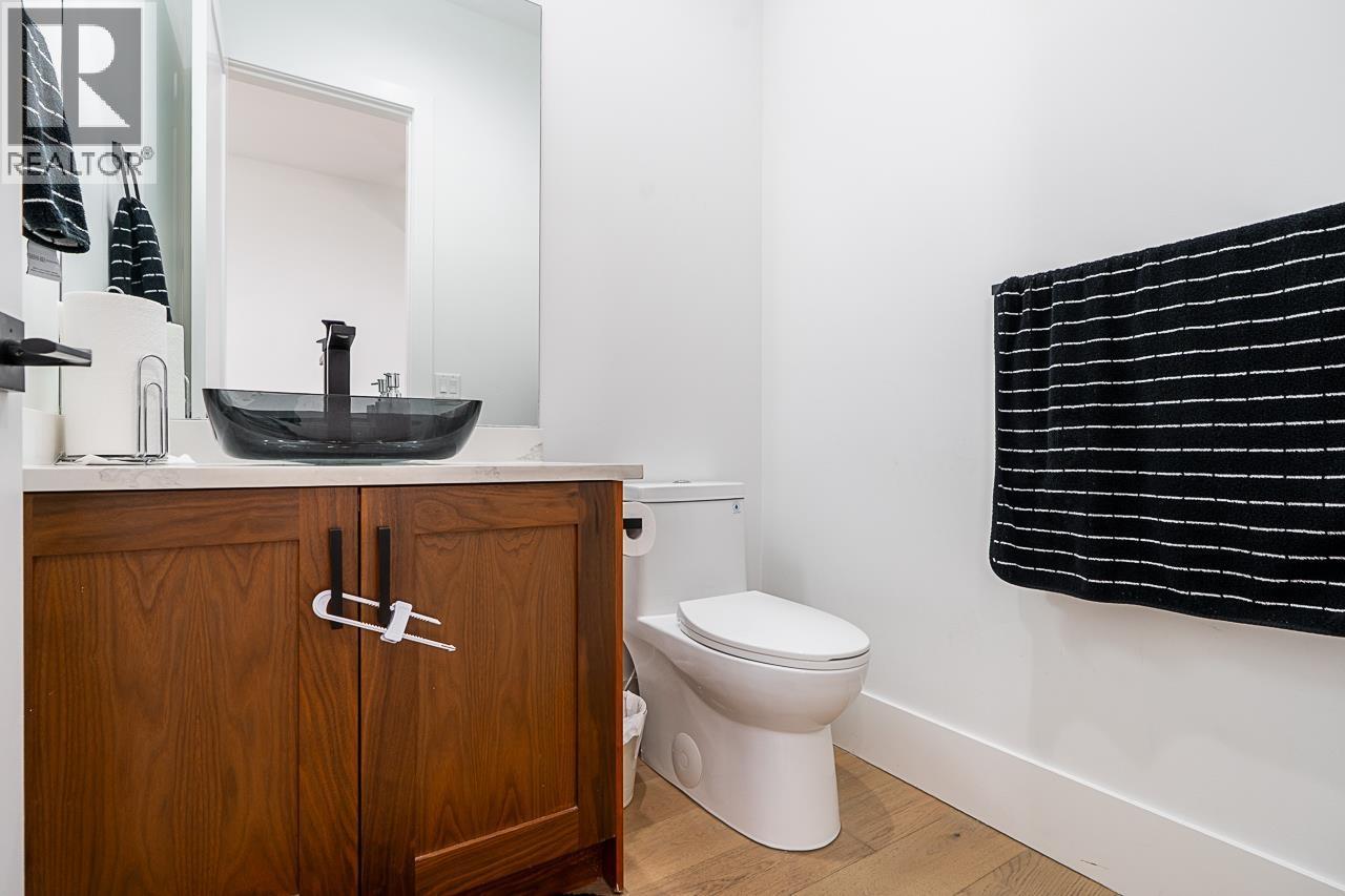 23091 134 Loop, Maple Ridge, BC - Indoor Photo Showing Bathroom
