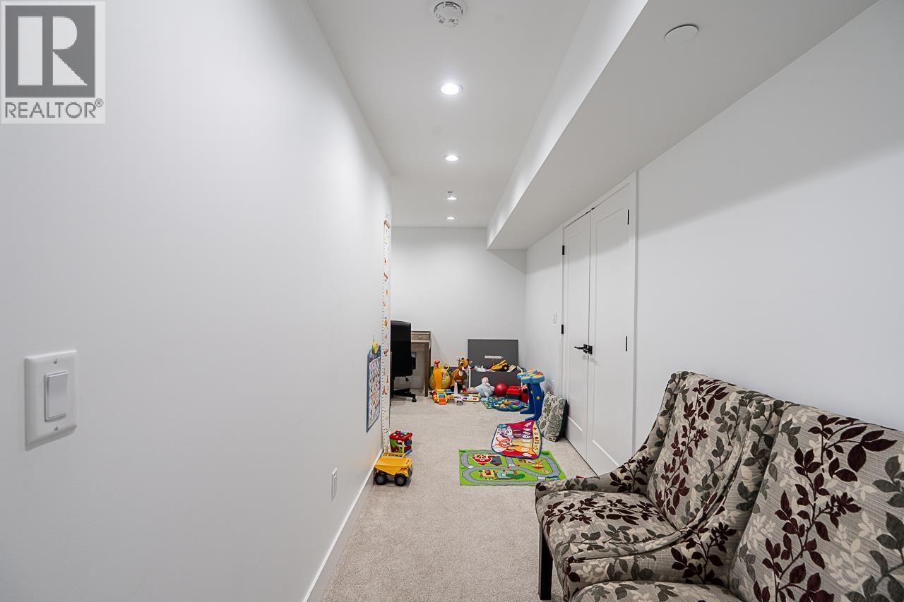 23091 134 Loop, Maple Ridge, BC - Indoor Photo Showing Other Room