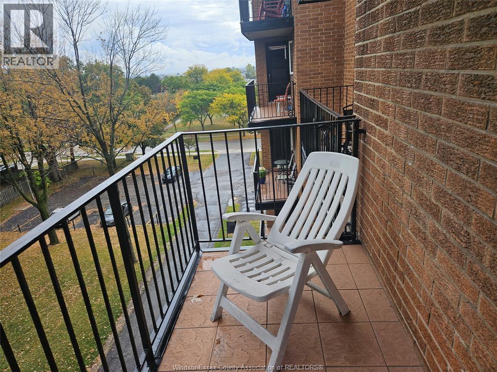 6624 Thornberry Unit# 207, Windsor, ON - Outdoor With Balcony With Exterior