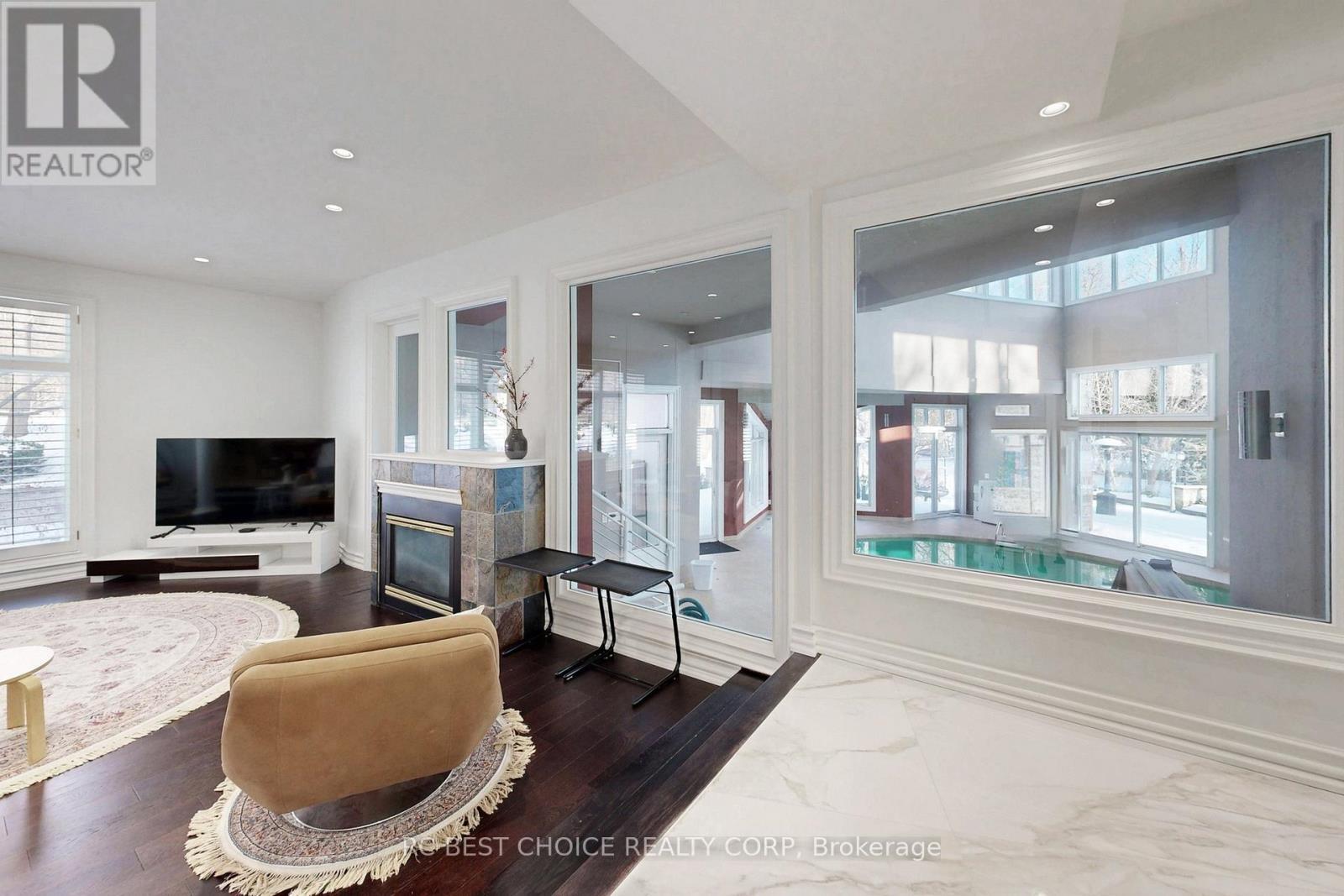 76 Silver Fox Place, Vaughan, ON - Indoor Photo Showing Living Room With Fireplace