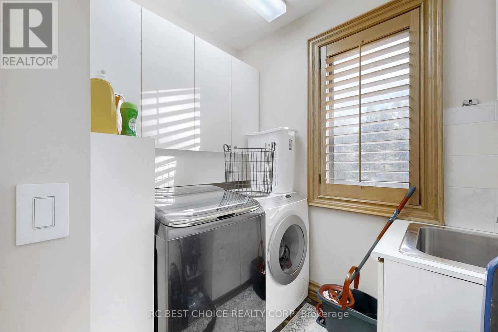 76 Silver Fox Place, Vaughan, ON - Indoor Photo Showing Laundry Room