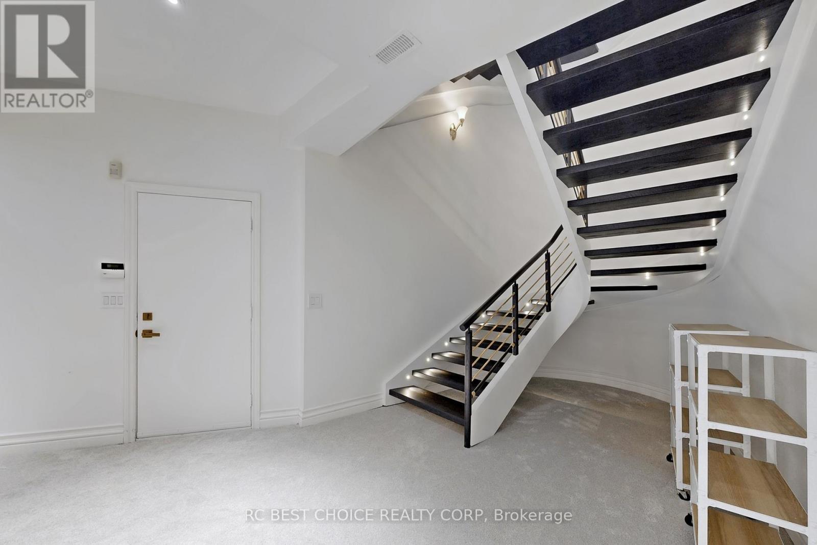 76 Silver Fox Place, Vaughan, ON - Indoor Photo Showing Other Room