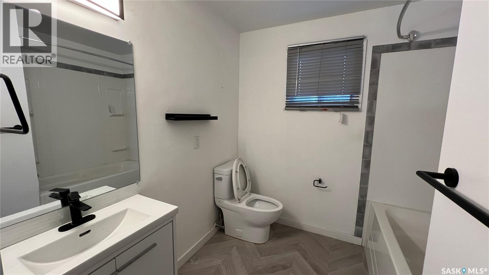 310 5Th Avenue, Cudworth, SK - Indoor Photo Showing Bathroom