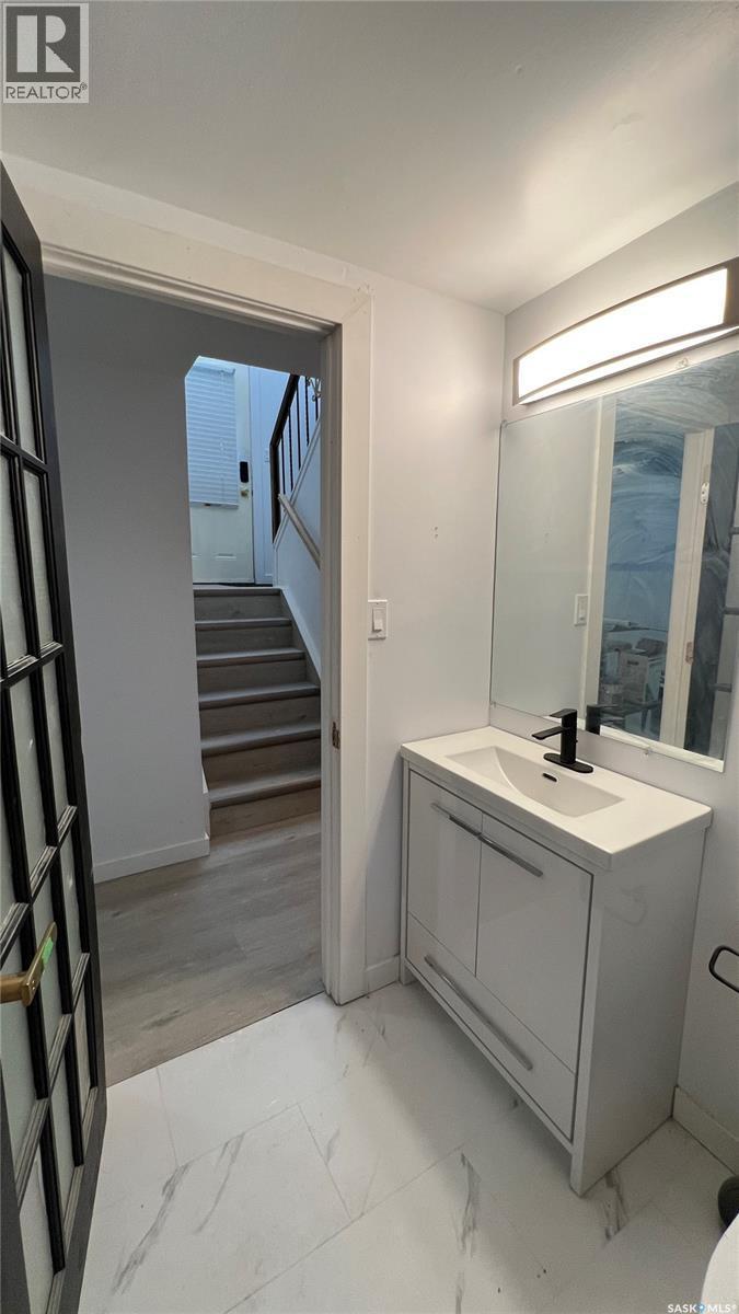 310 5Th Avenue, Cudworth, SK - Indoor