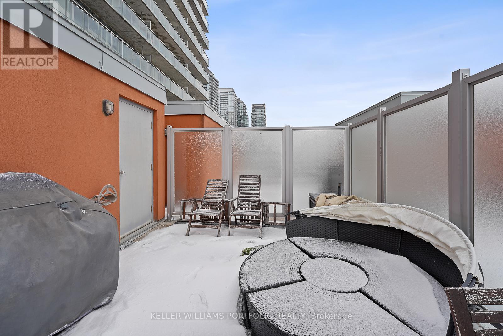 505 - 30 Canterbury Place, Toronto, ON - Outdoor With Exterior