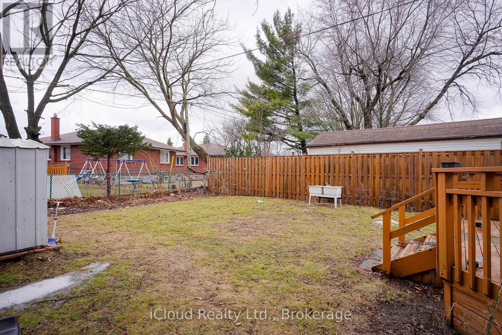 8 Chandler Drive, Toronto, ON - Outdoor