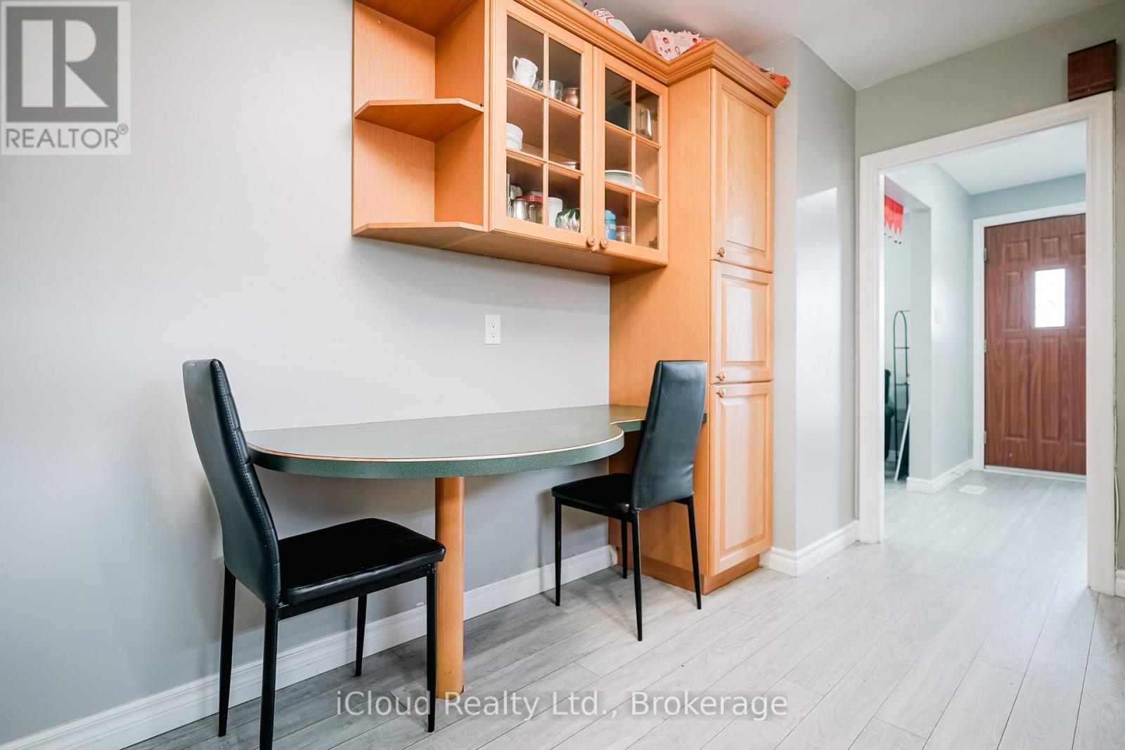 8 Chandler Drive, Toronto, ON - Indoor