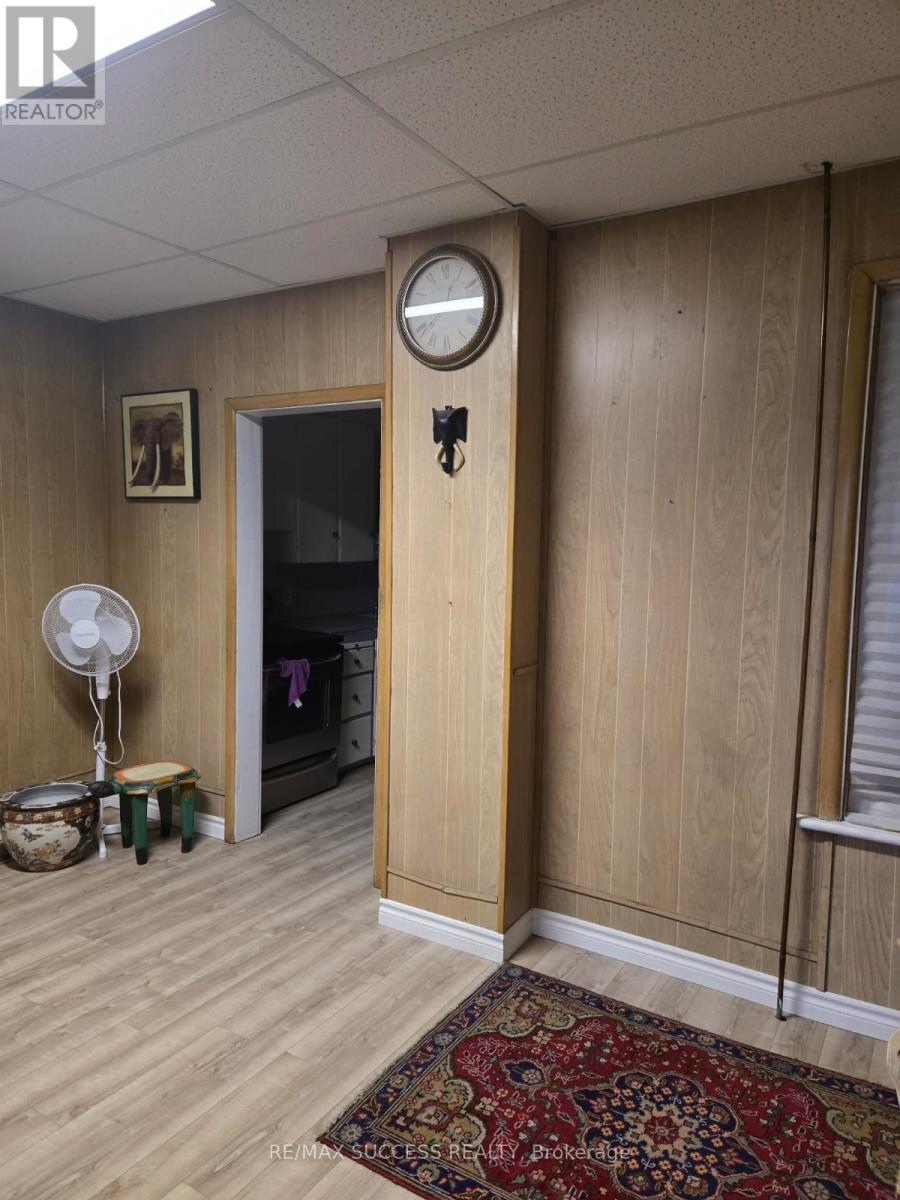 153 Barnesdale Avenue N, Hamilton, ON - Indoor Photo Showing Other Room