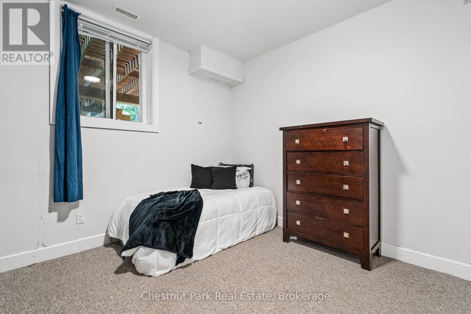 2698 Old Muskoka Road, Huntsville (Stephenson), ON - Indoor Photo Showing Bedroom
