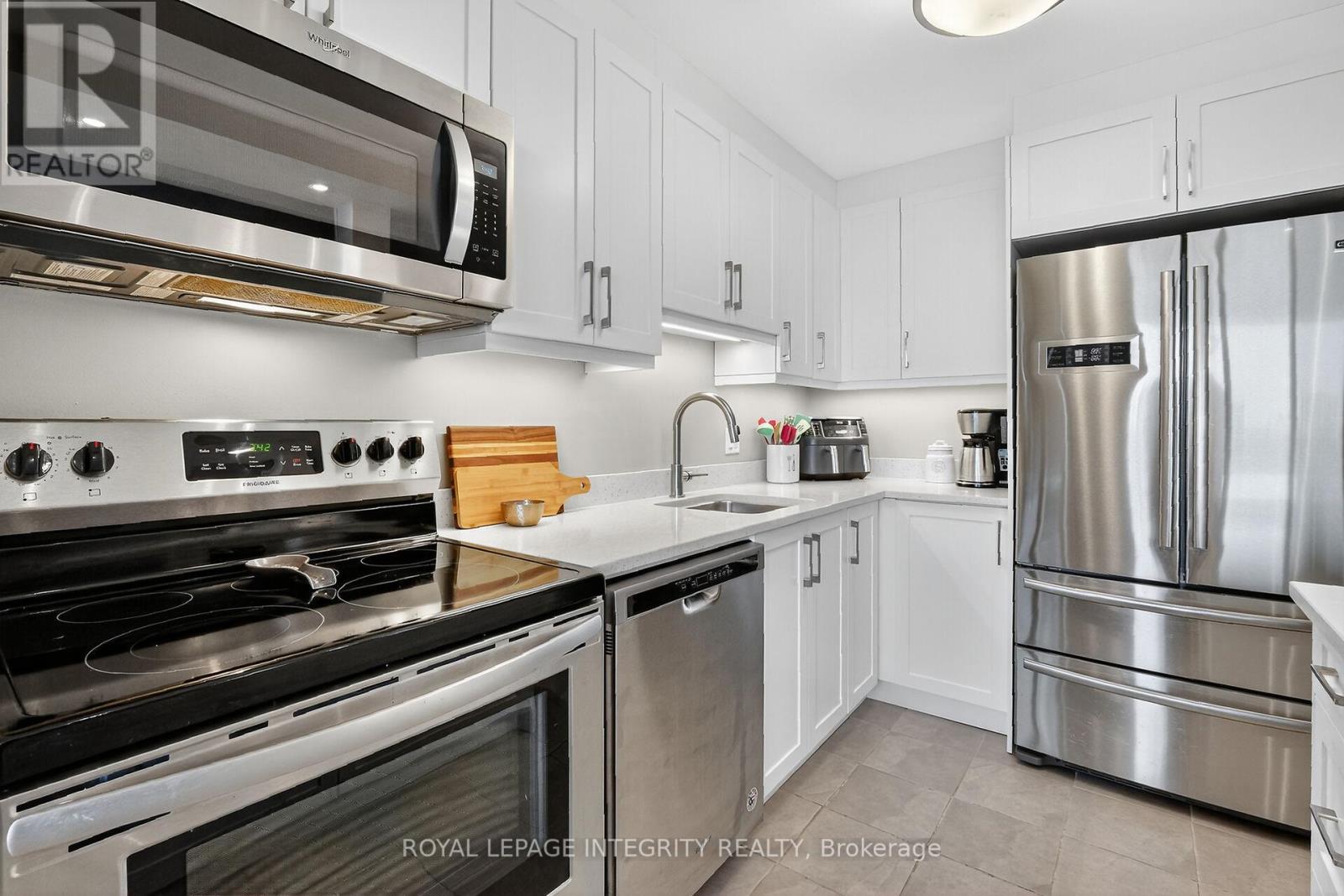 704 - 265 Poulin Avenue, Ottawa, ON - Indoor Photo Showing Kitchen With Stainless Steel Kitchen