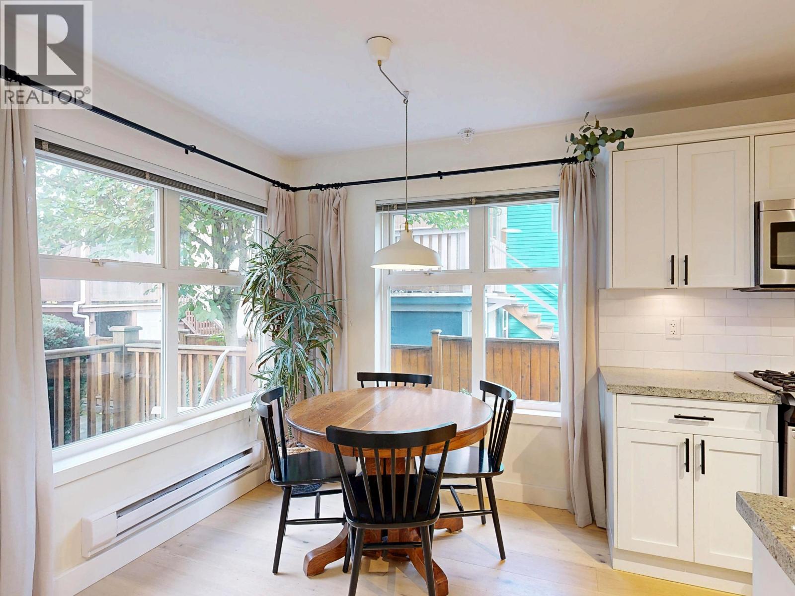 101 1672 E Pender Street, Vancouver, BC - Indoor Photo Showing Other Room