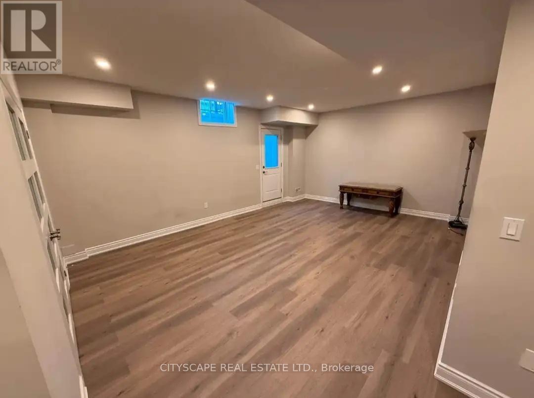 3367 Post Road, Oakville, ON - Indoor