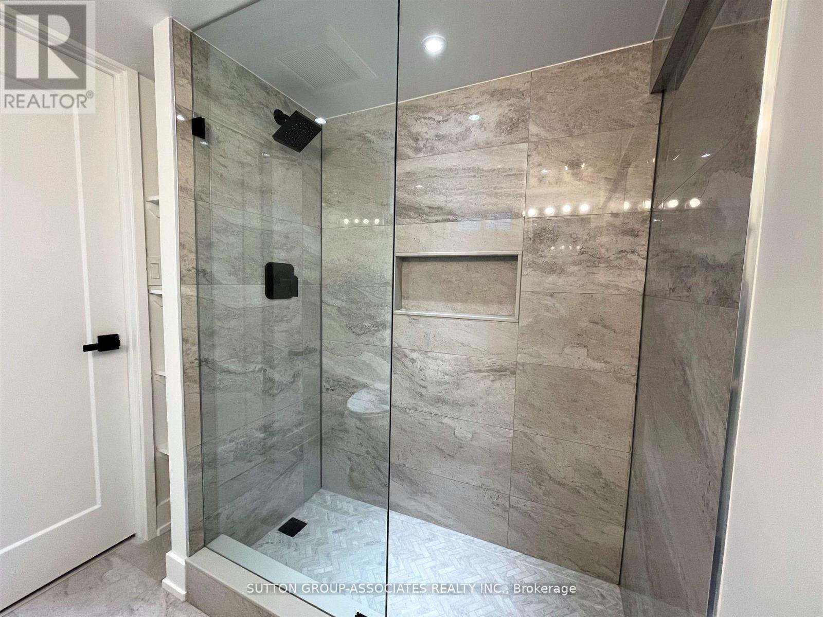 Lower - 24 Dunraven Drive, Toronto, ON - Indoor Photo Showing Bathroom