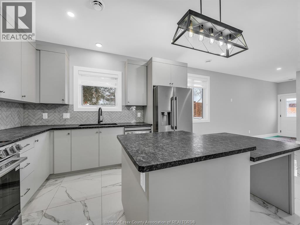 298 George Unit# 3, Amherstburg, ON - Indoor Photo Showing Kitchen With Upgraded Kitchen