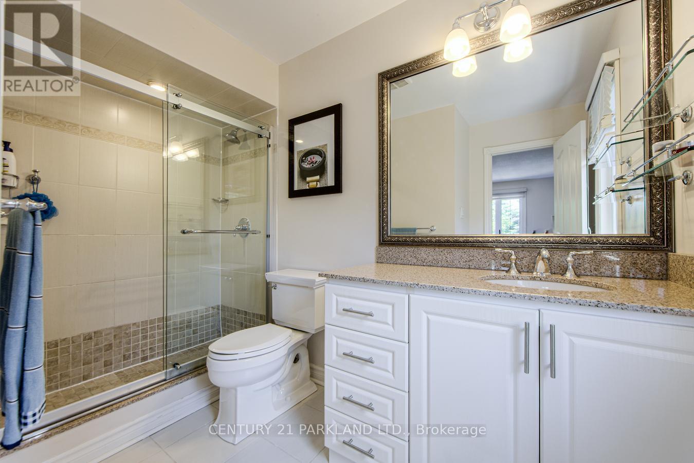 112 Strathearn Avenue, Richmond Hill, ON - Indoor Photo Showing Bathroom
