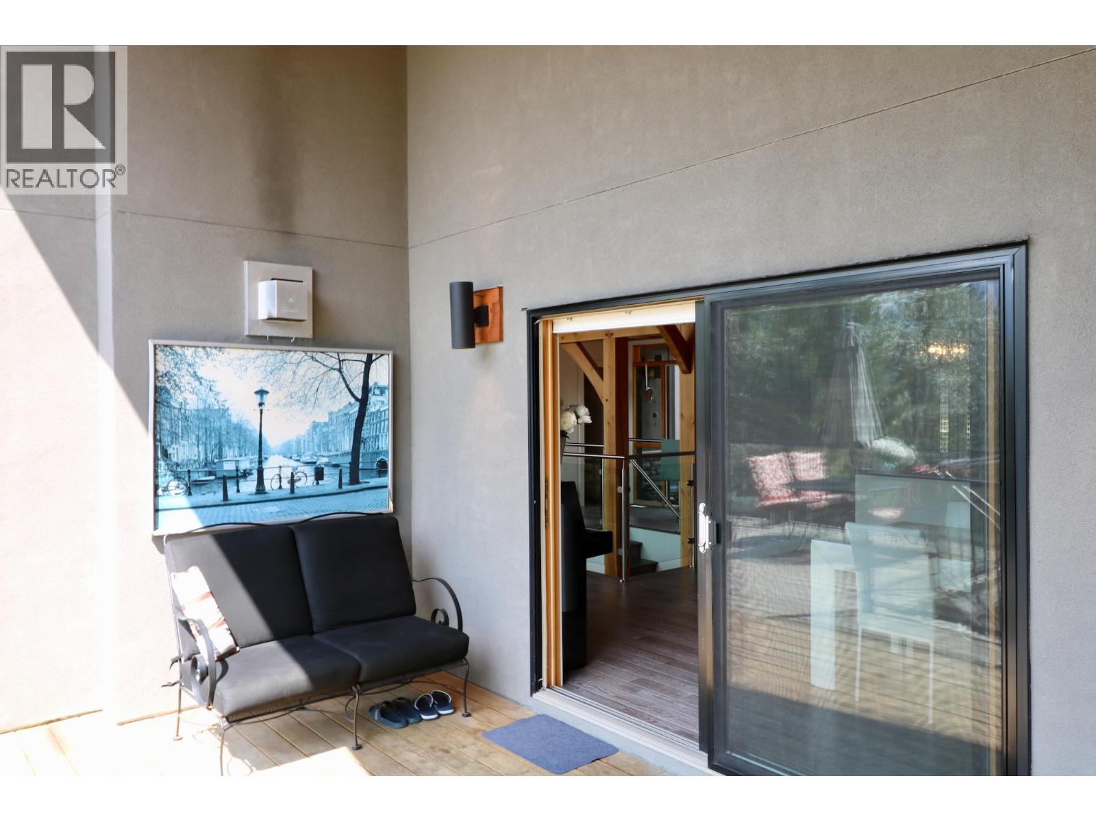 1529 Quartz Crescent, Golden, BC - Indoor