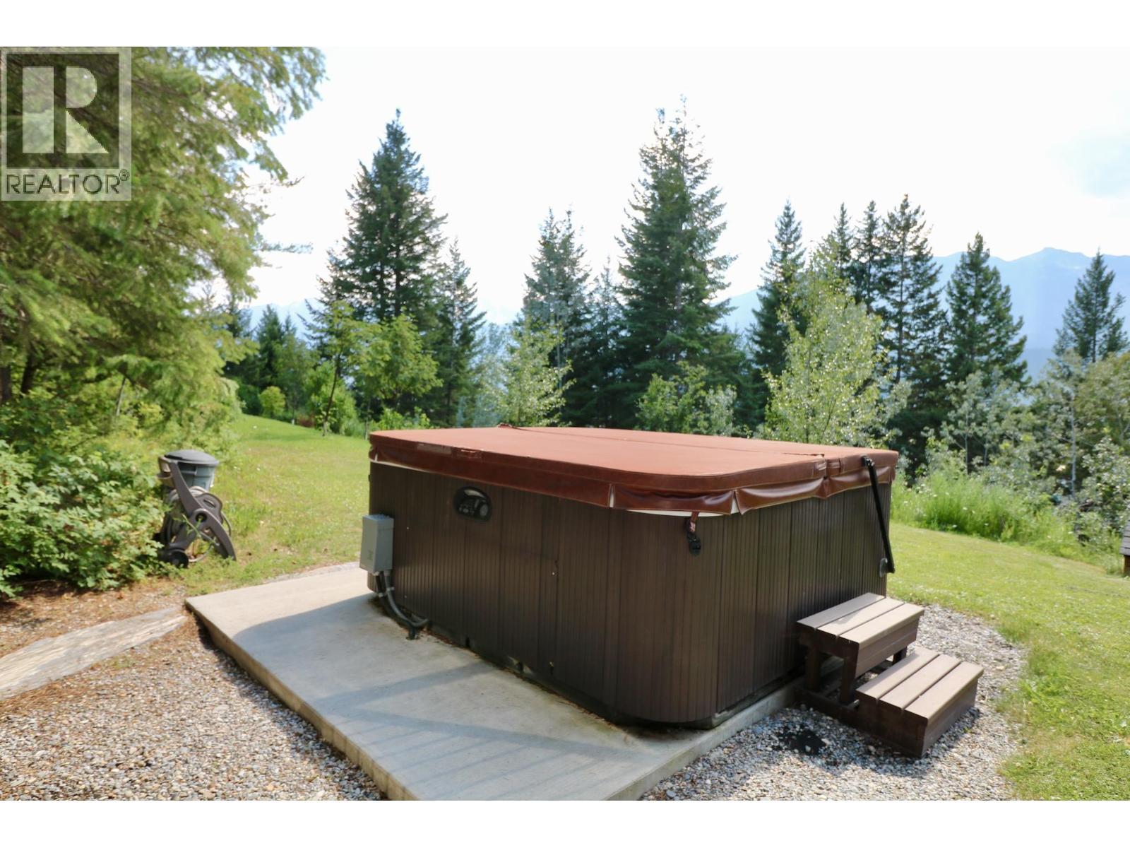 1529 Quartz Crescent, Golden, BC - Outdoor