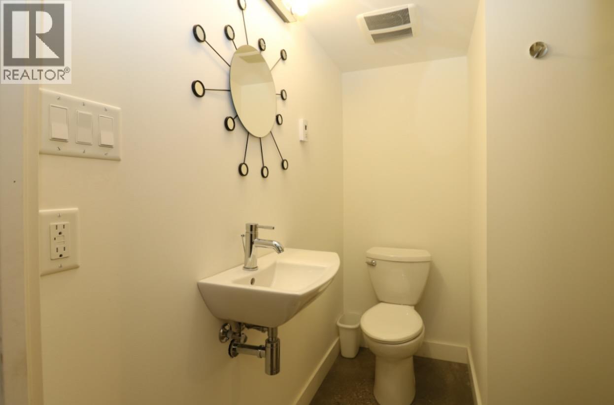 1529 Quartz Crescent, Golden, BC - Indoor Photo Showing Bathroom