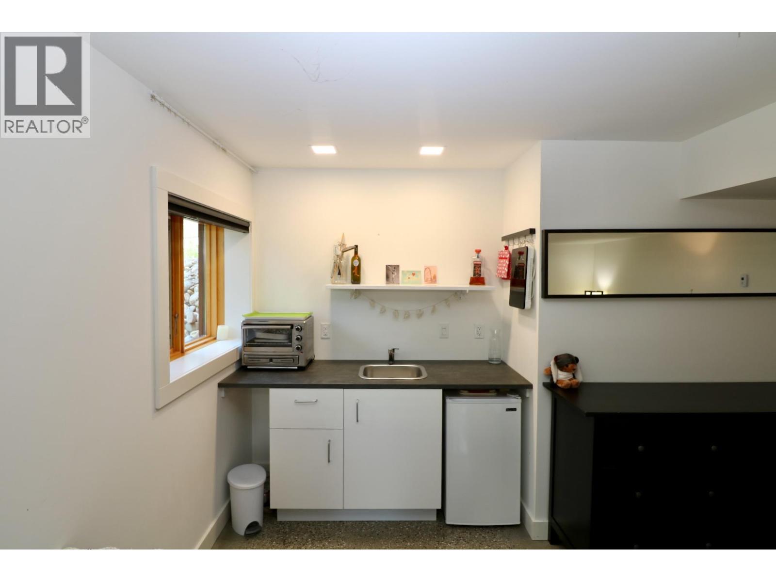 1529 Quartz Crescent, Golden, BC - Indoor