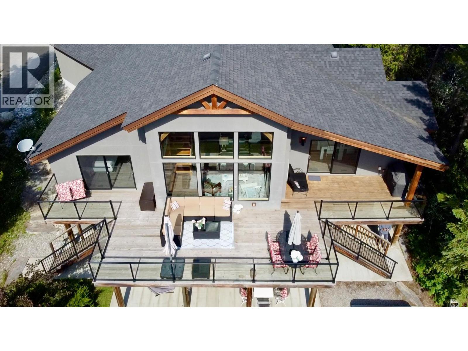 1529 Quartz Crescent, Golden, BC - Outdoor