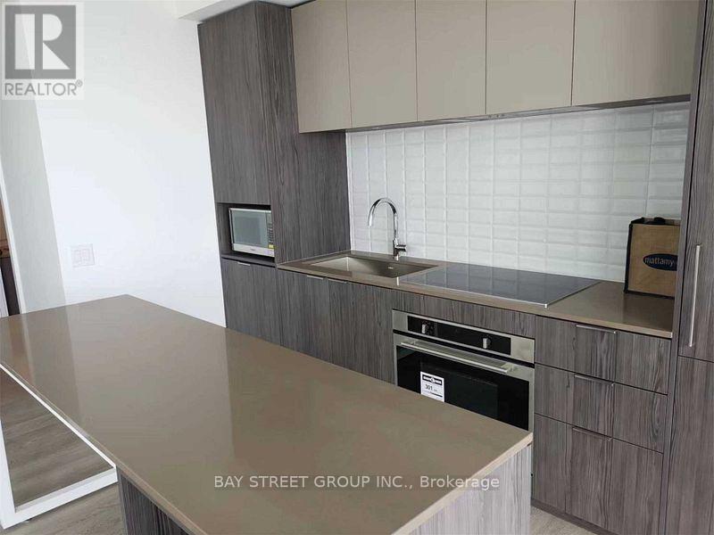 3506 - 70 Annie Craig Drive, Toronto, ON - Indoor Photo Showing Kitchen