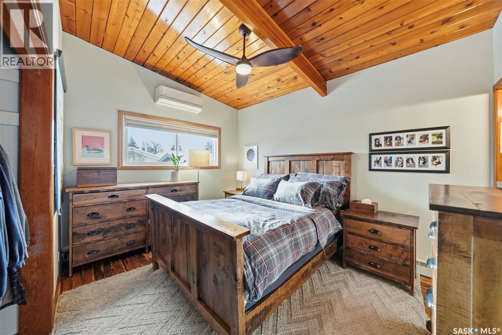 14 Yale Crescent, Saskatoon, SK - Indoor Photo Showing Bedroom
