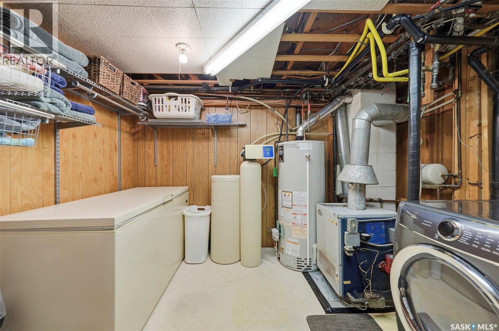 14 Yale Crescent, Saskatoon, SK - Indoor Photo Showing Laundry Room
