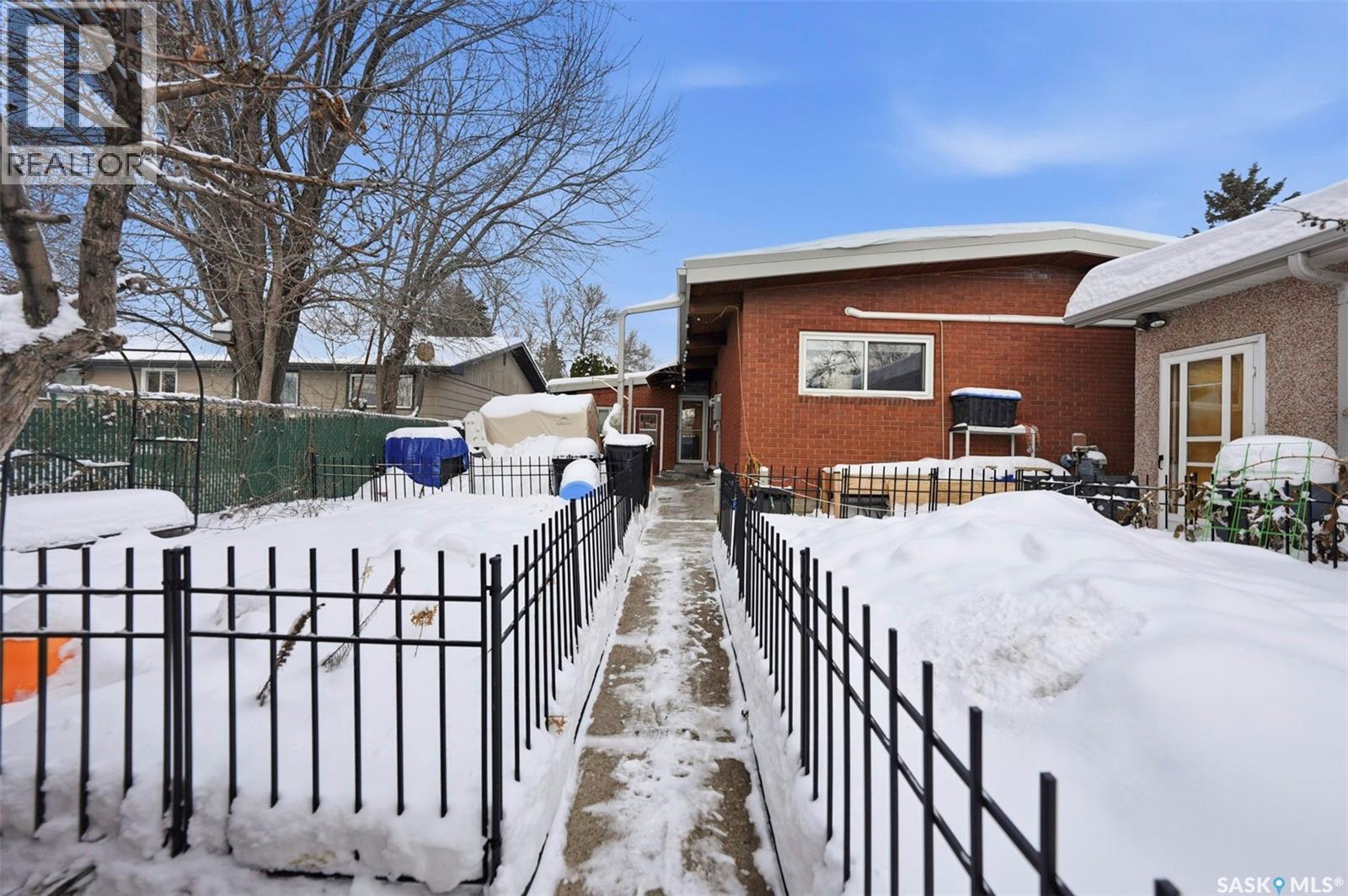 14 Yale Crescent, Saskatoon, SK - Outdoor