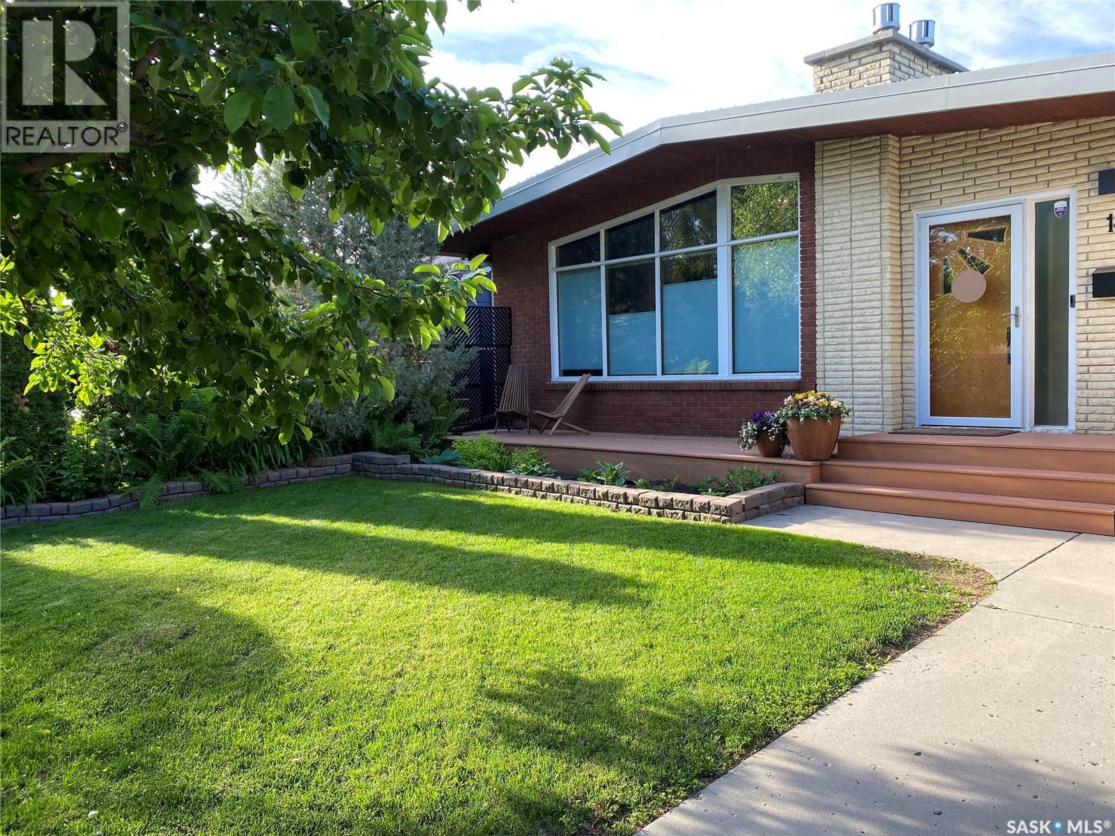 14 Yale Crescent, Saskatoon, SK - Outdoor With Deck Patio Veranda