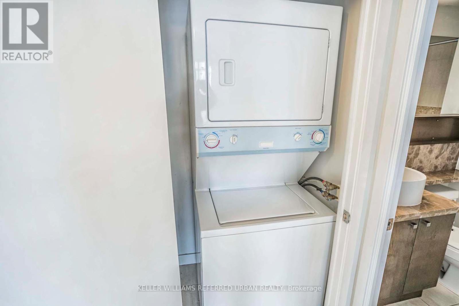 3616 - 11 Brunel Court, Toronto, ON - Indoor Photo Showing Laundry Room