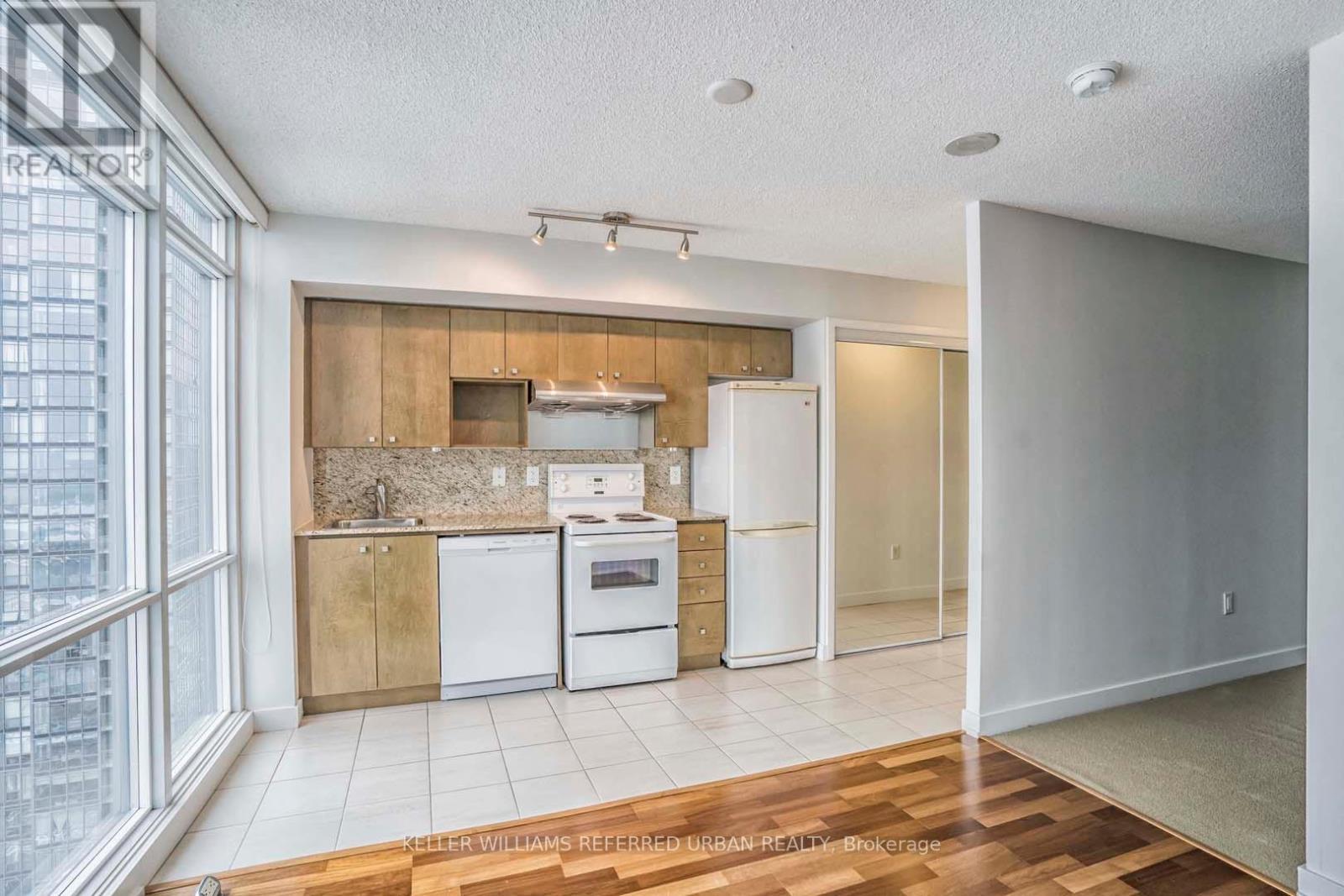 3616 - 11 Brunel Court, Toronto, ON - Indoor Photo Showing Kitchen