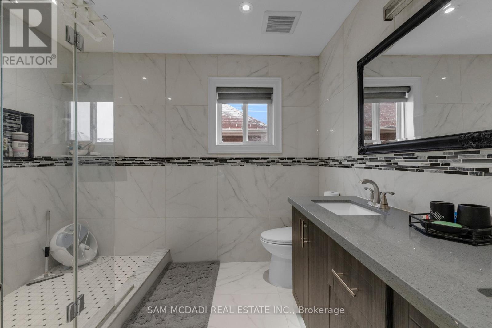 3722 Densbury Drive, Mississauga, ON - Indoor Photo Showing Bathroom