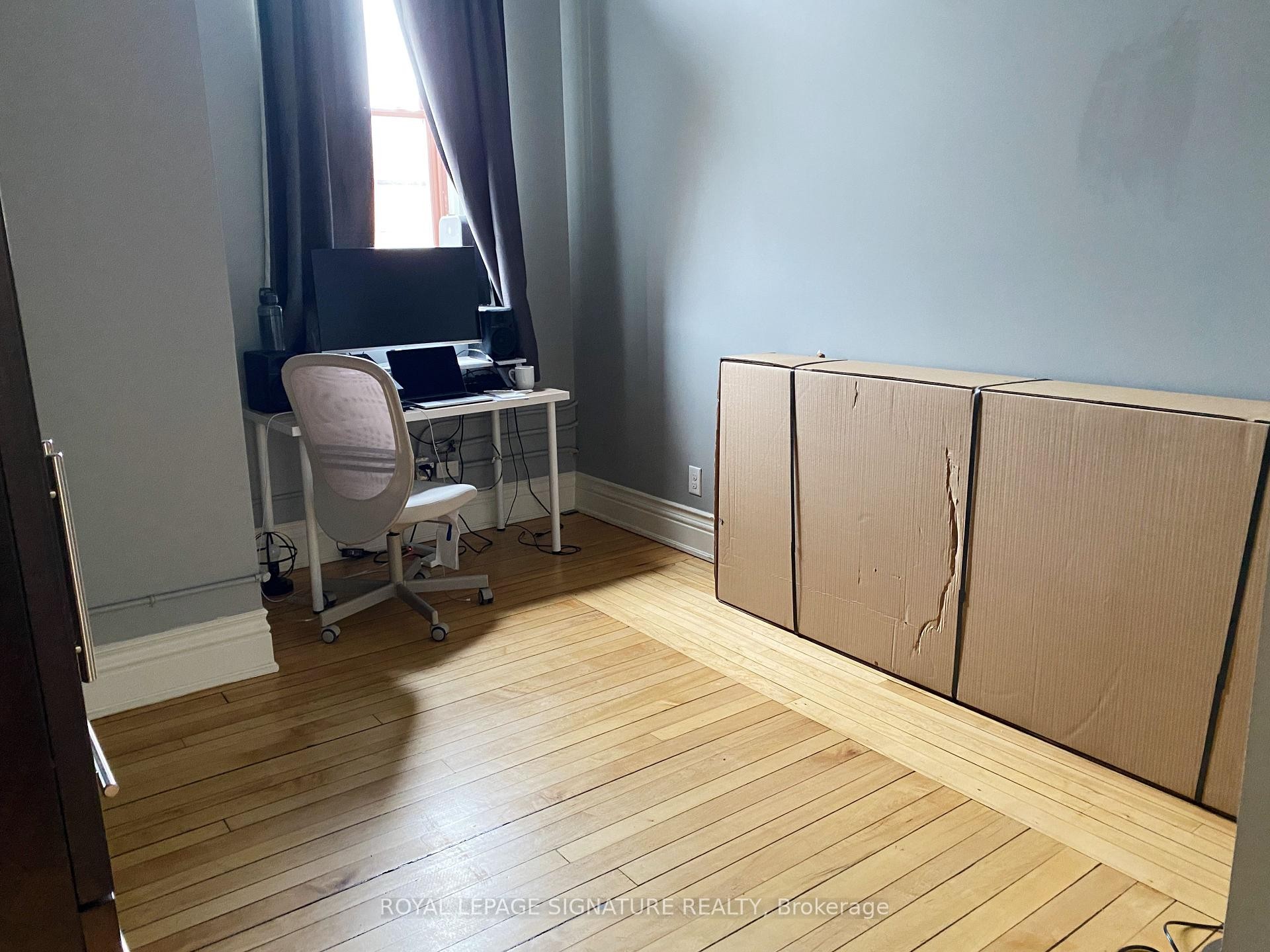 202-200 Stinson Street, Hamilton, ON - Indoor